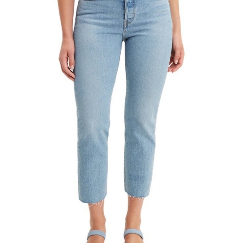 Levis Wedgie Straight Raw Hem Button Fly size 28